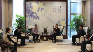  华彬集团副总裁朱东海一行到访bv伟德国际1946